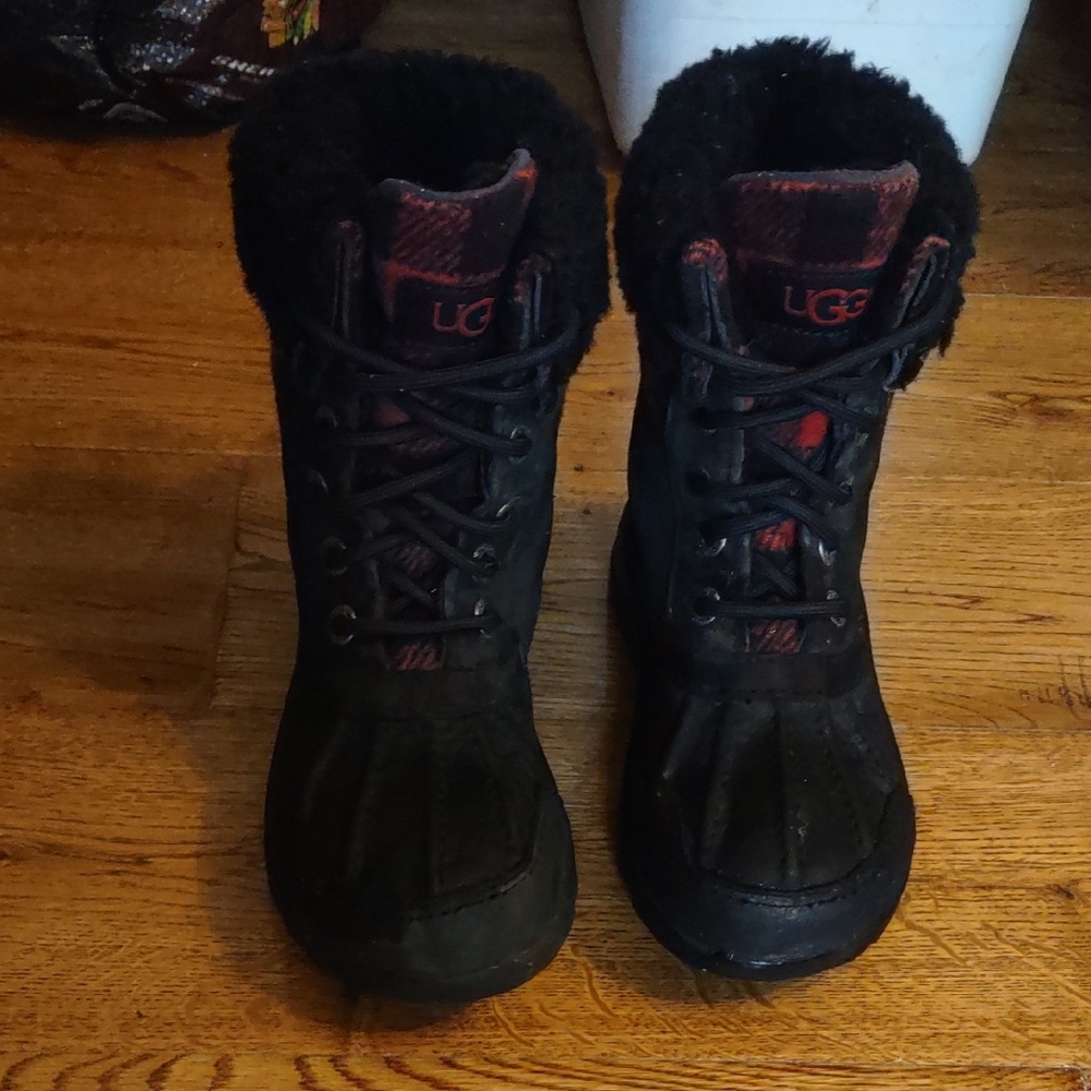 UGG Black Winter Rain Boots with Insulation Boys Worn One Time Waterproof